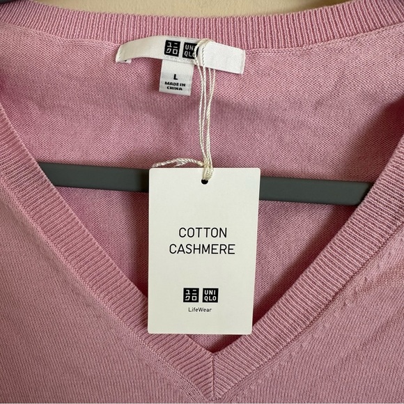 NWT Uniqlo Women’s Large Pink V Neck Cotton Cashmere Sweater work career New L - Picture 4 of 5